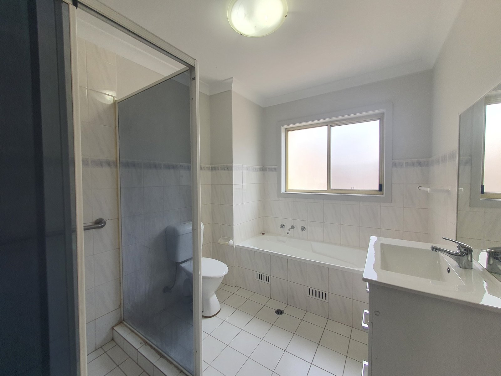 24/35 Campbell Street LIVERPOOL 5