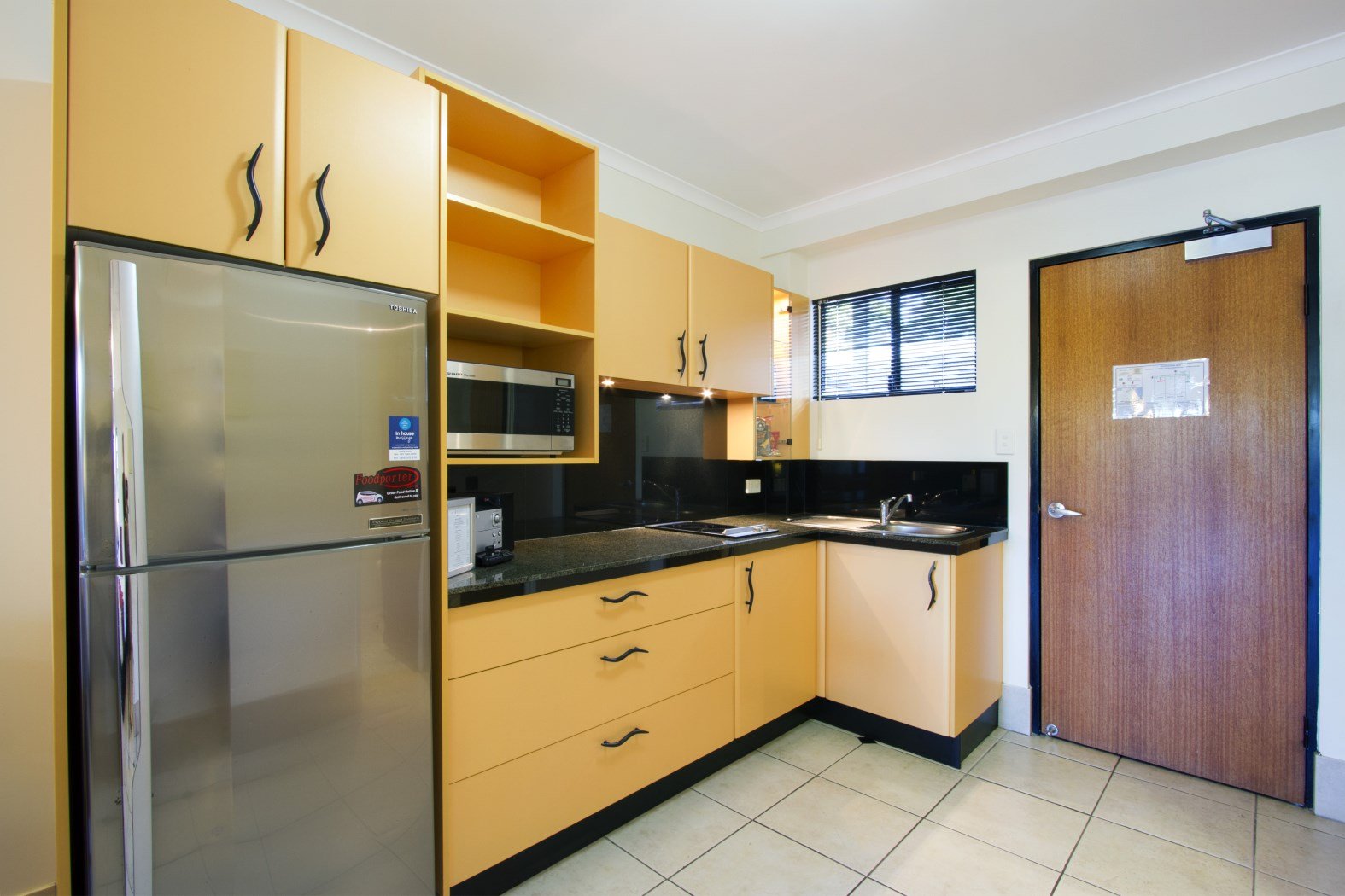 2/438 Shute Harbour Road AIRLIE BEACH 3