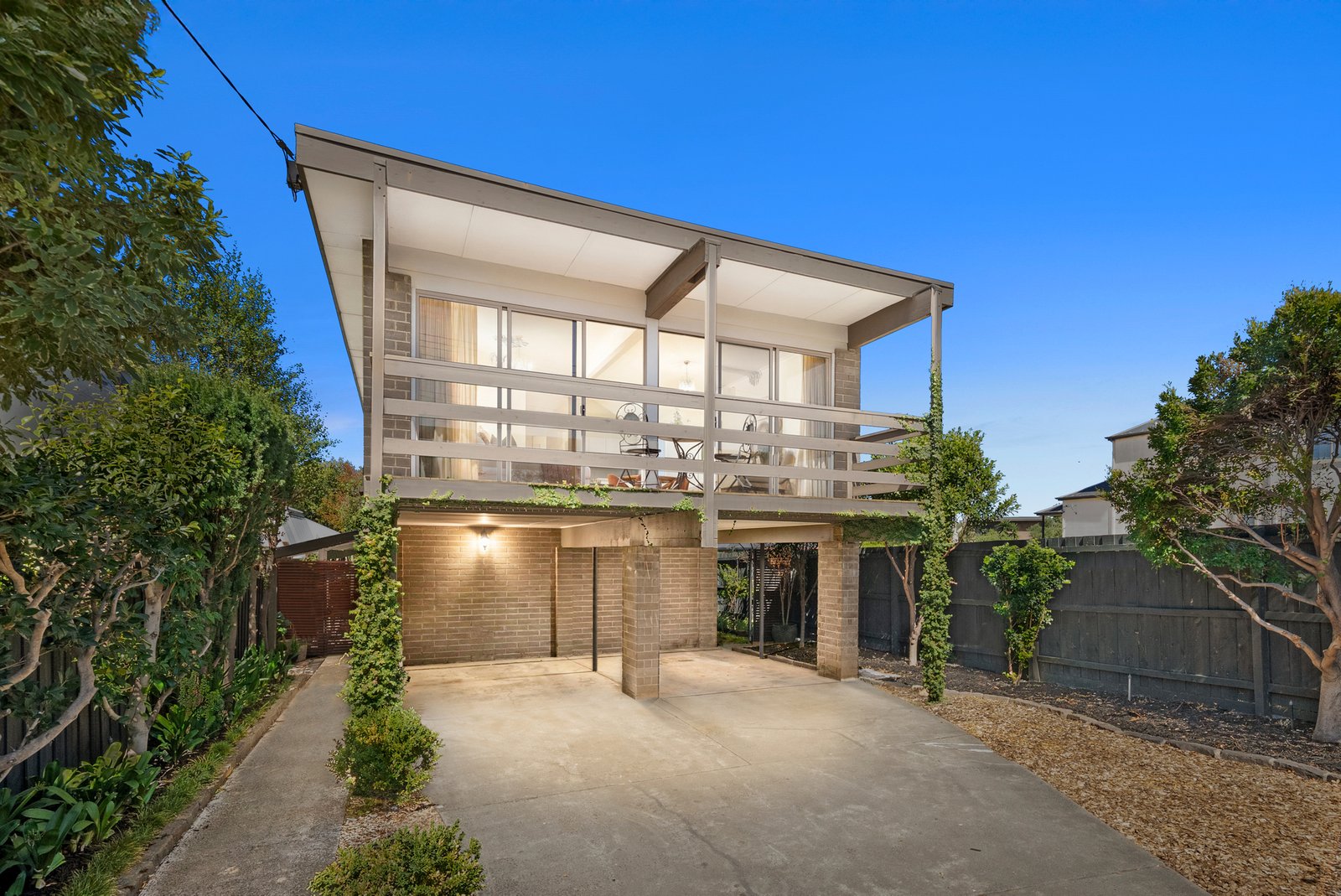Gallery: 244 Beach Road