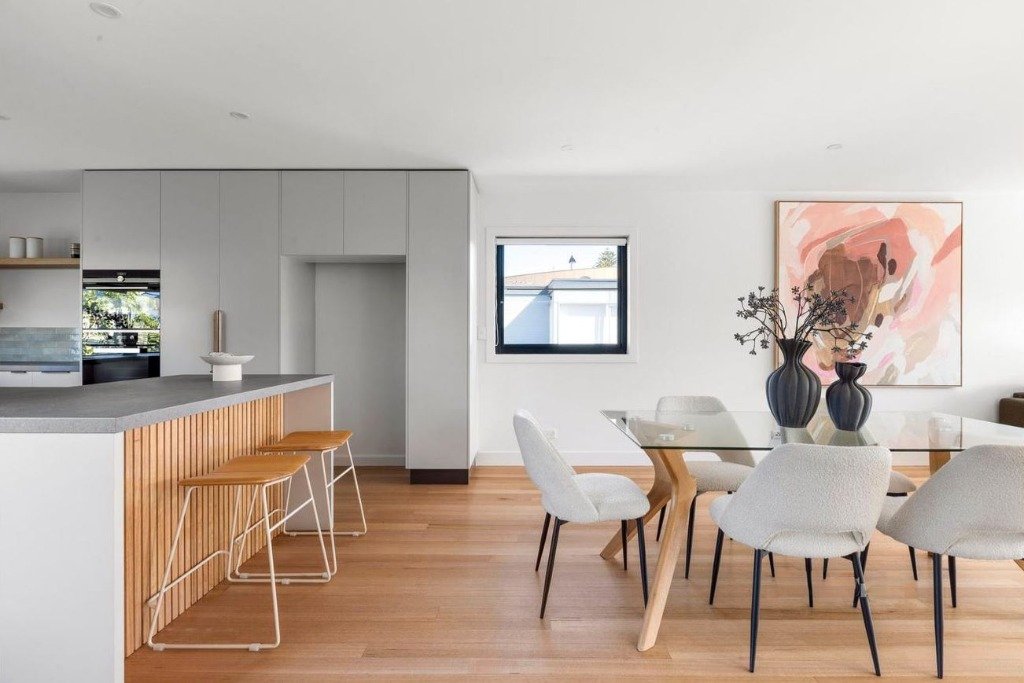 Gallery: 2/44 Beach Road