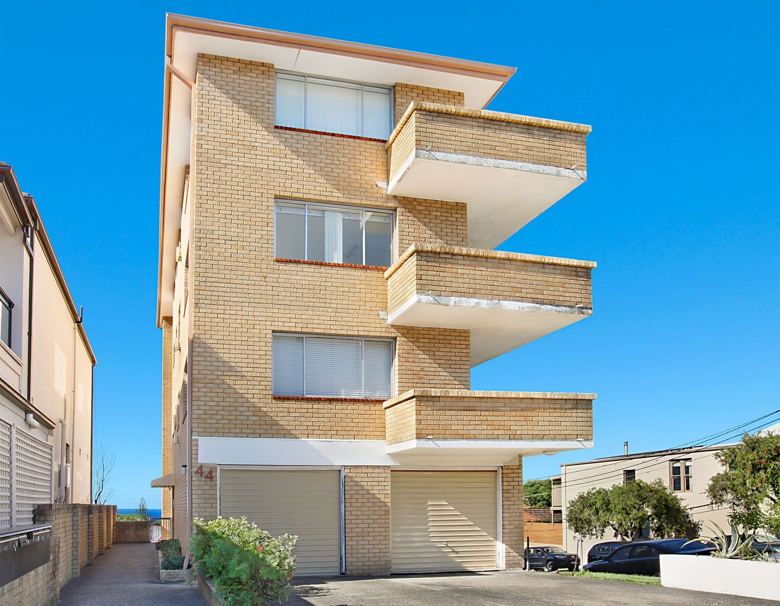 2/44 Bennett Street BONDI 6