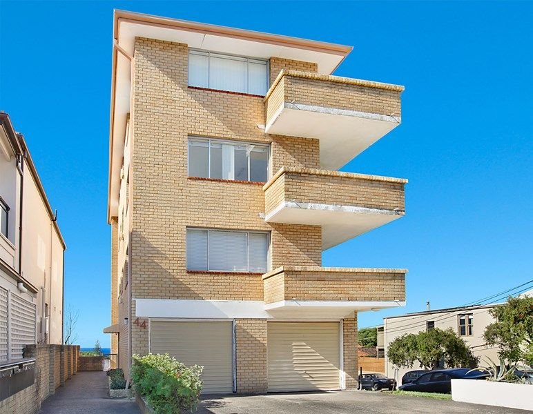2/44 Bennett Street BONDI 7