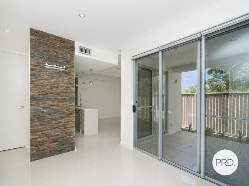 2/44 Blake Street SOUTHPORT 4