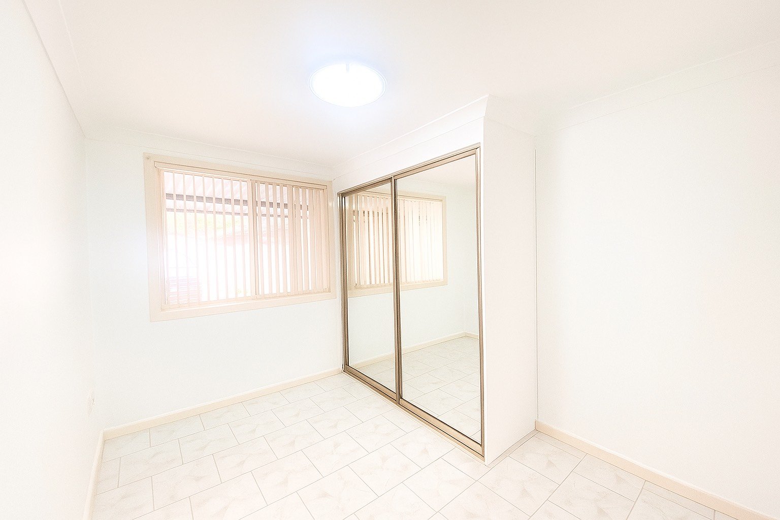 2/44 Firth Avenue GREEN VALLEY 2