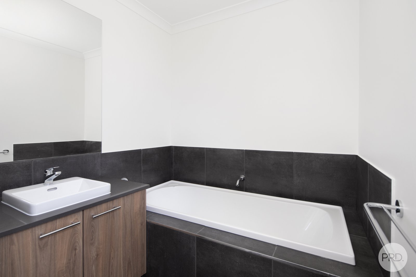 244 Kossuth Street SEBASTOPOL 7