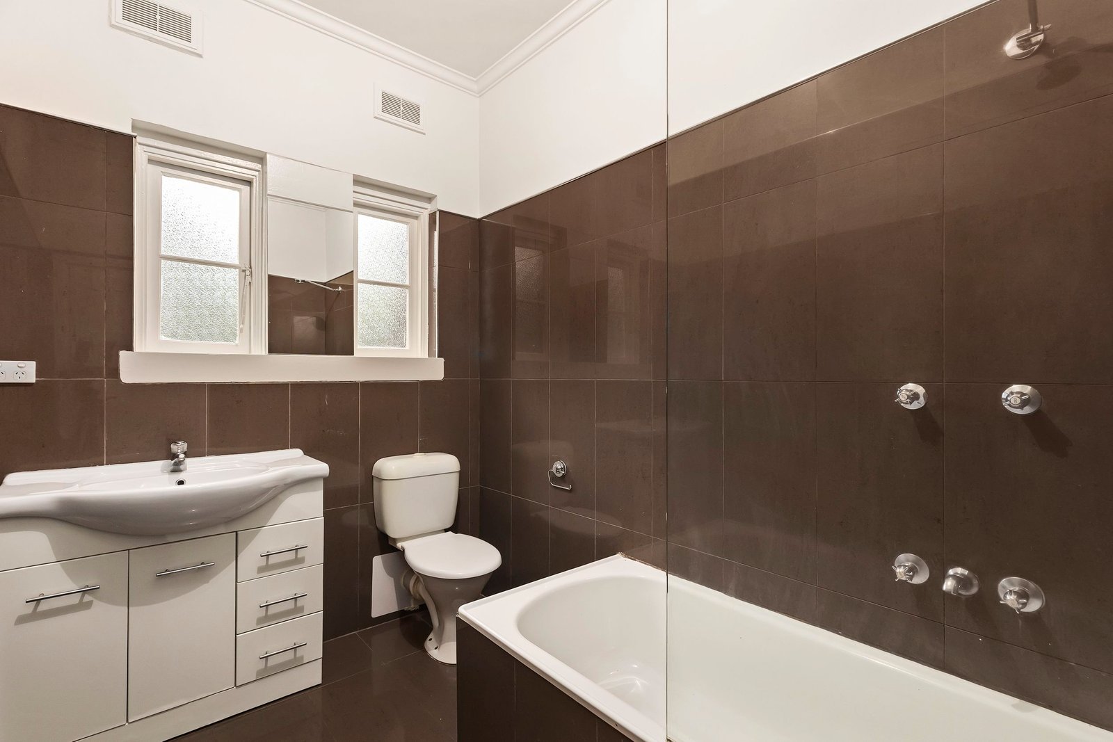 Real Estate and Property in 2/44 Milton Street, Elwood, VIC