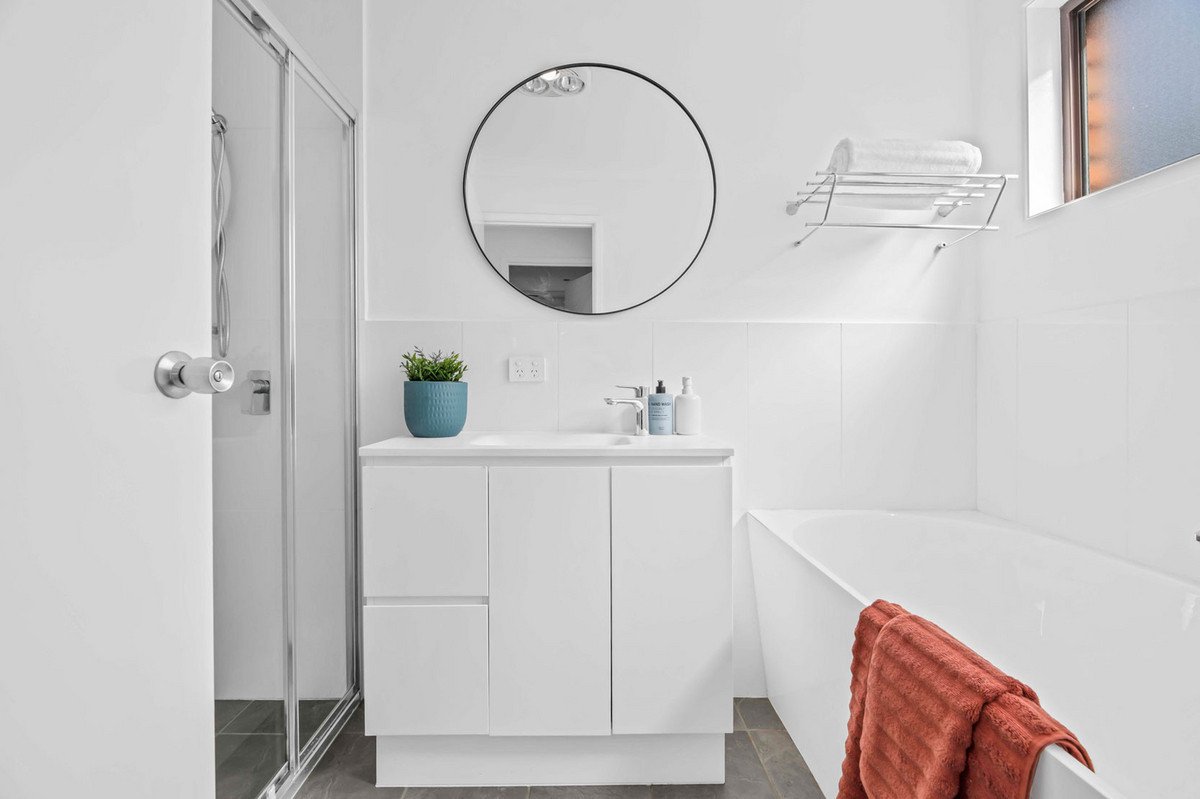 2/44 Mojave Drive BURLEIGH WATERS 11