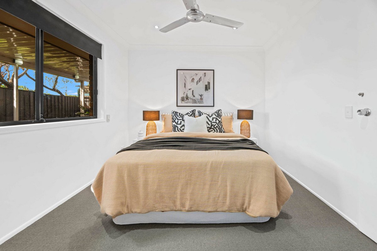 2/44 Mojave Drive BURLEIGH WATERS 9