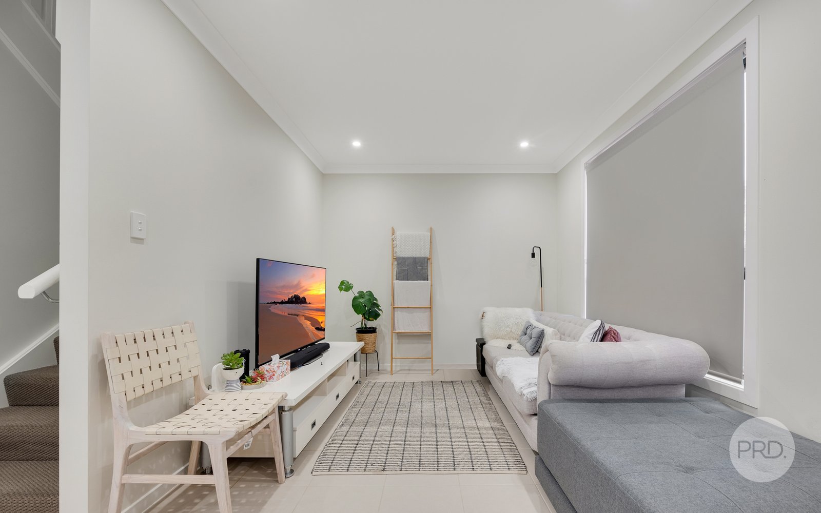2/44 The Lakes Drive GLENMORE PARK 2