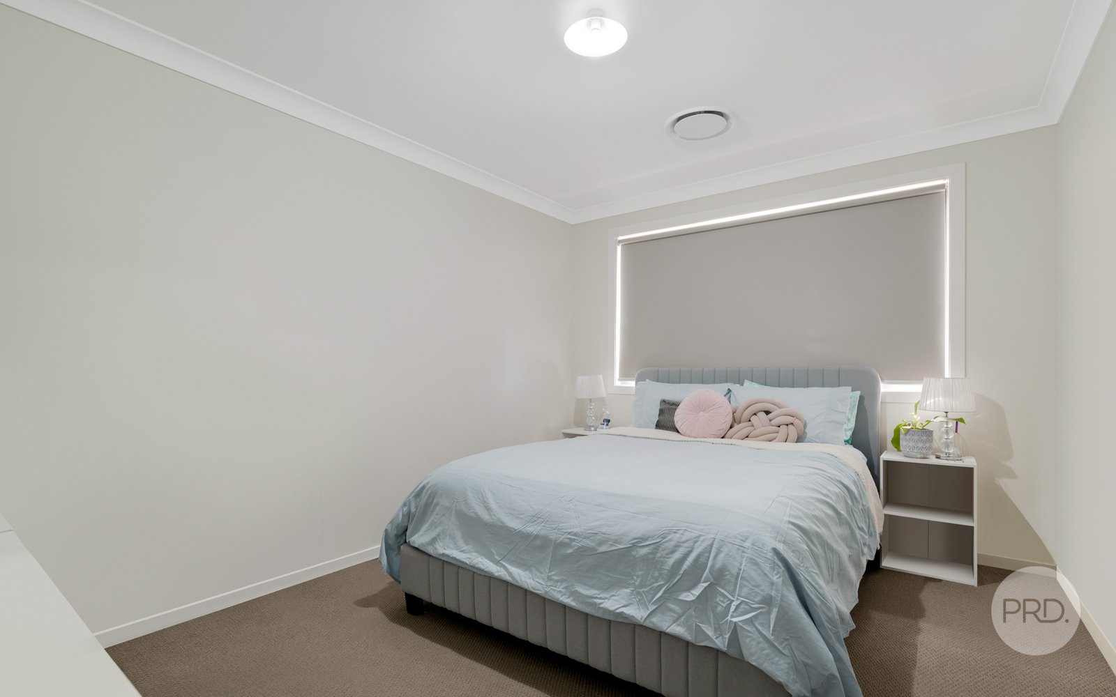 2/44 The Lakes Drive GLENMORE PARK 3