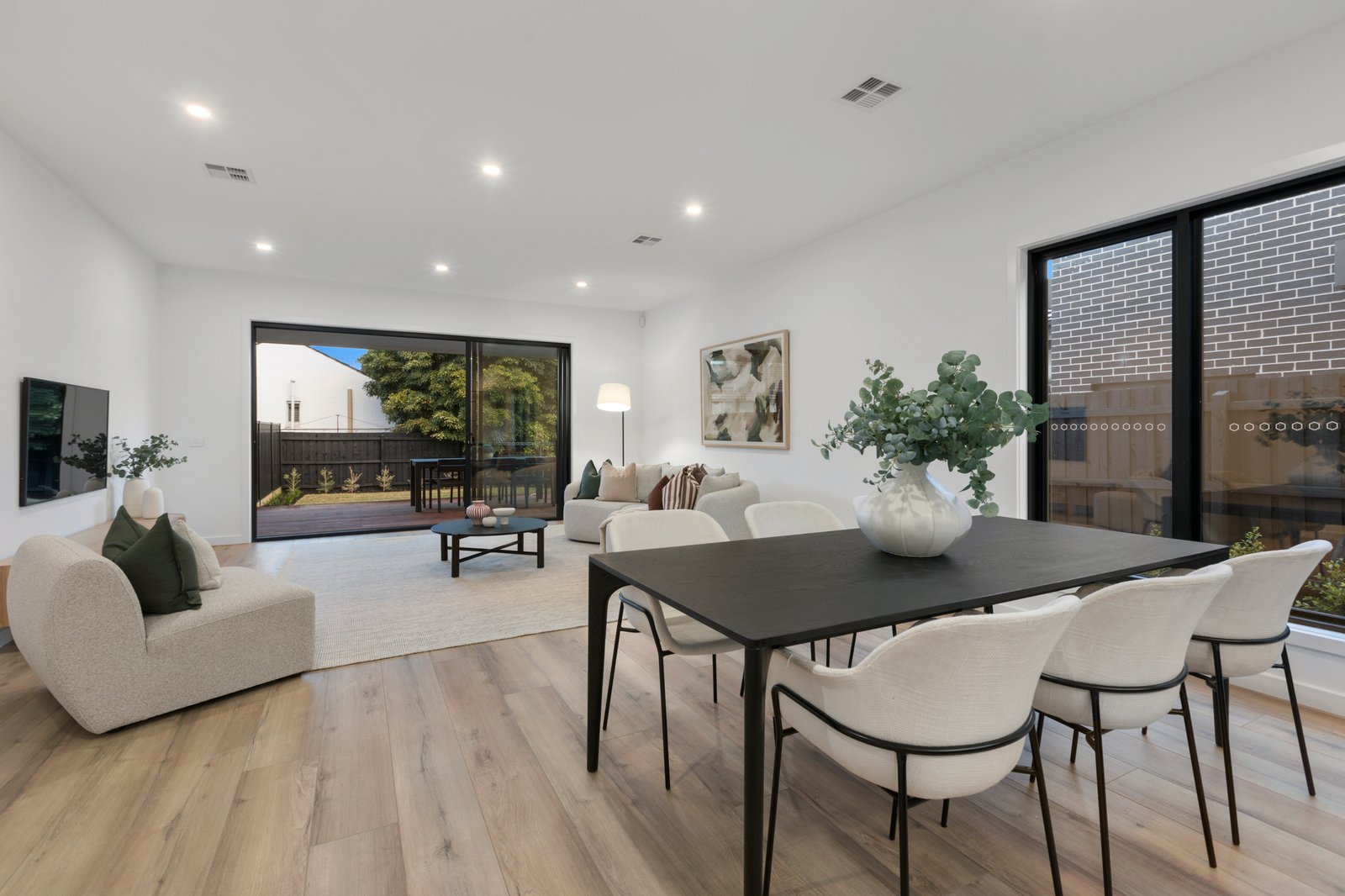 Gallery: 2/44 Walnut Street