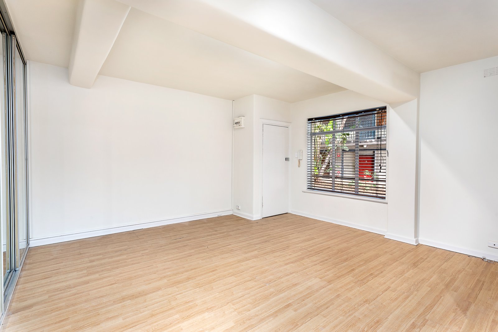 Gallery: 24/42 Waterloo Crescent