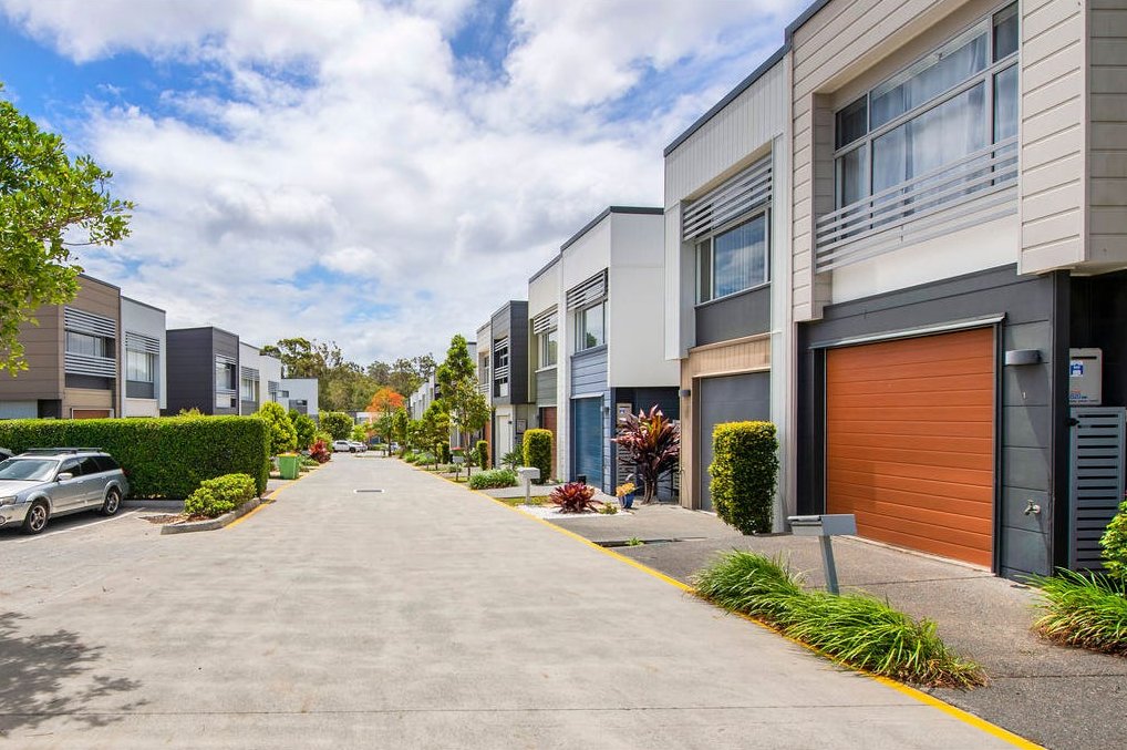 24/460-462 Pine Ridge Road COOMBABAH 12