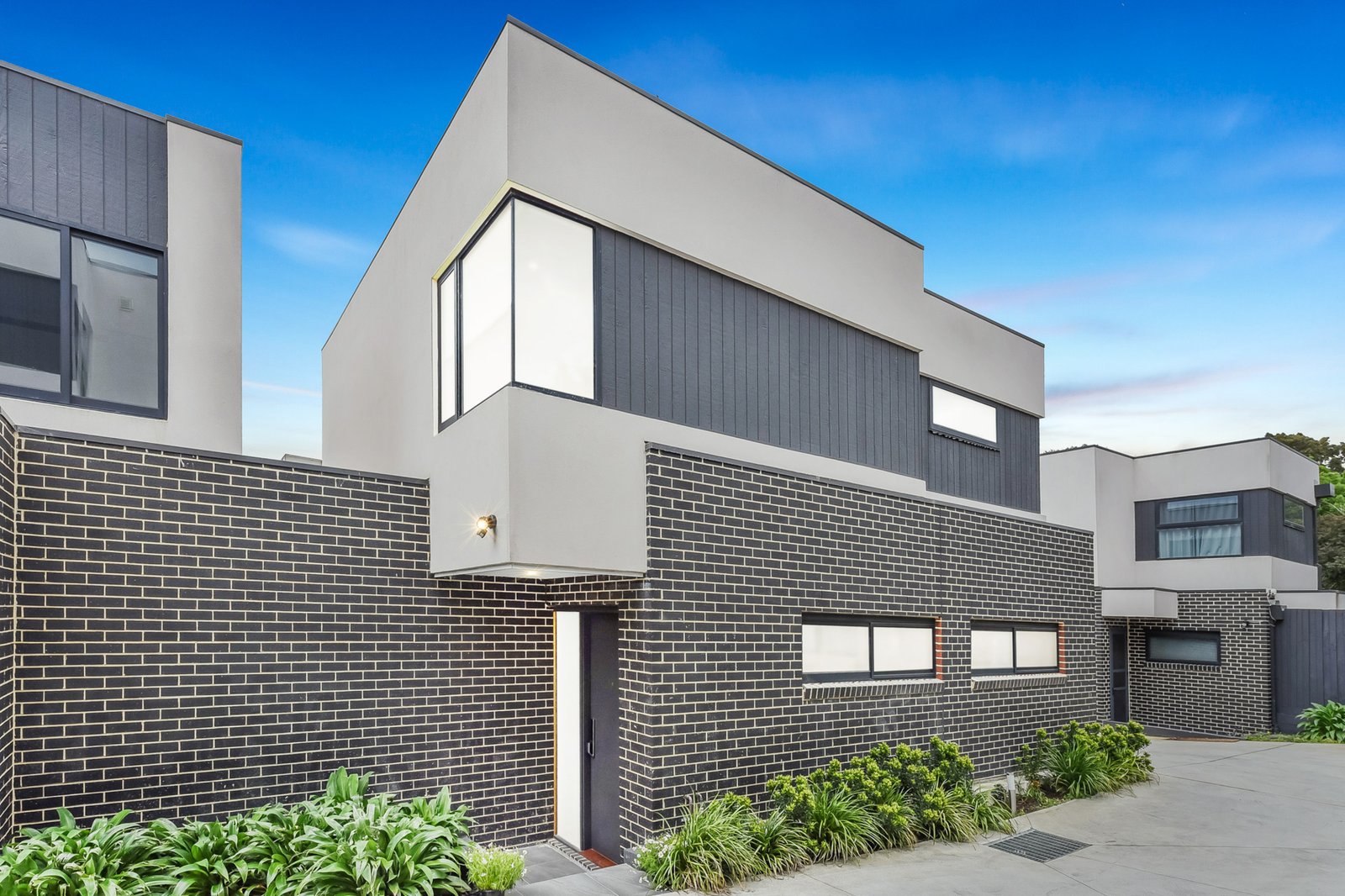 Gallery: 2/45 Begonia Street