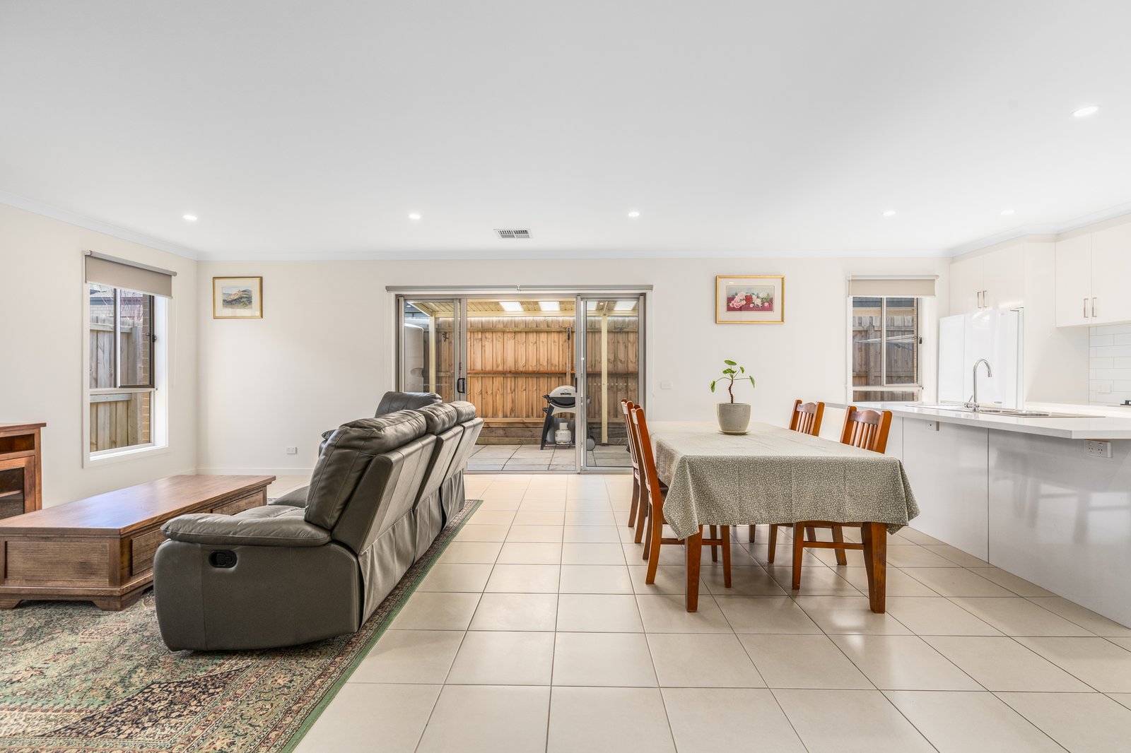 Gallery: 2/45 Clifton Springs Road