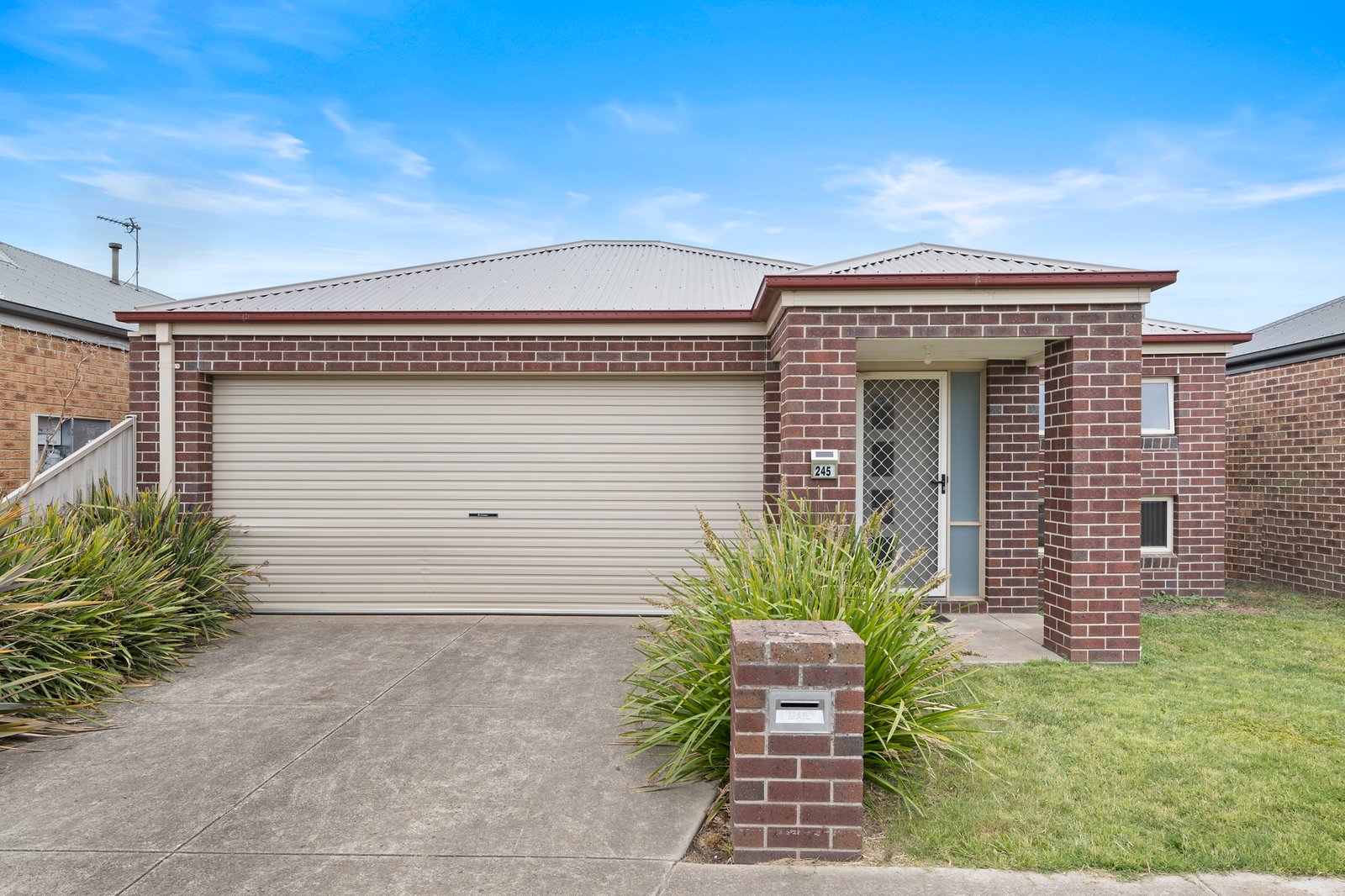 245 Kossuth Street SEBASTOPOL 1