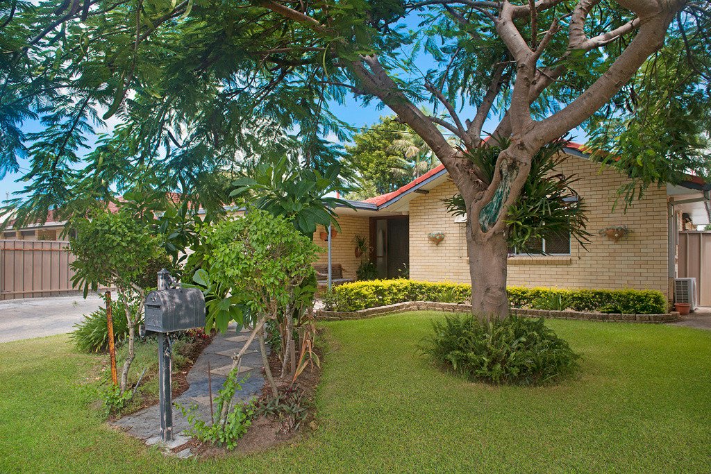 245 Mallawa Drive PALM BEACH 1
