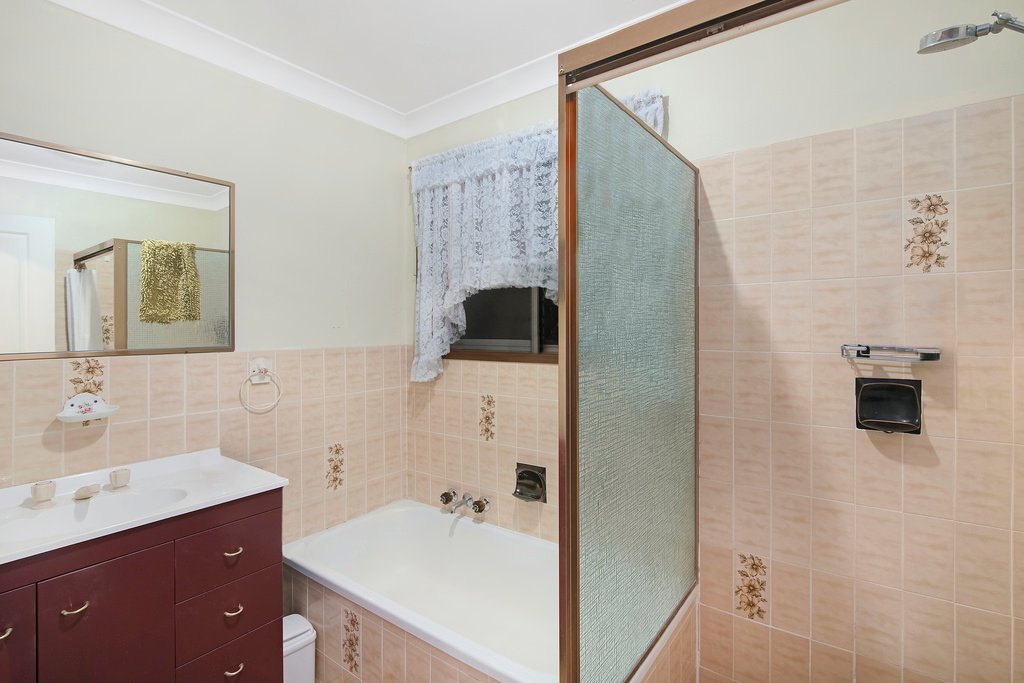 245 Mallawa Drive PALM BEACH 11