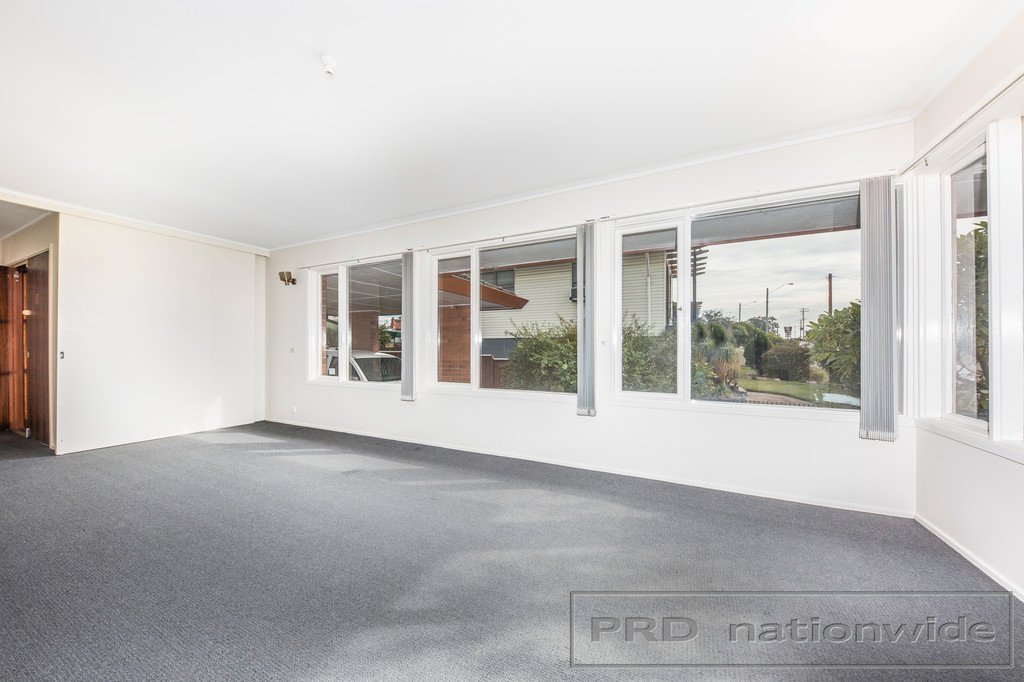 245 New England Hwy  RUTHERFORD 4