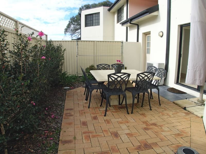 2/45 Pirralea Pde  NELSON BAY 3