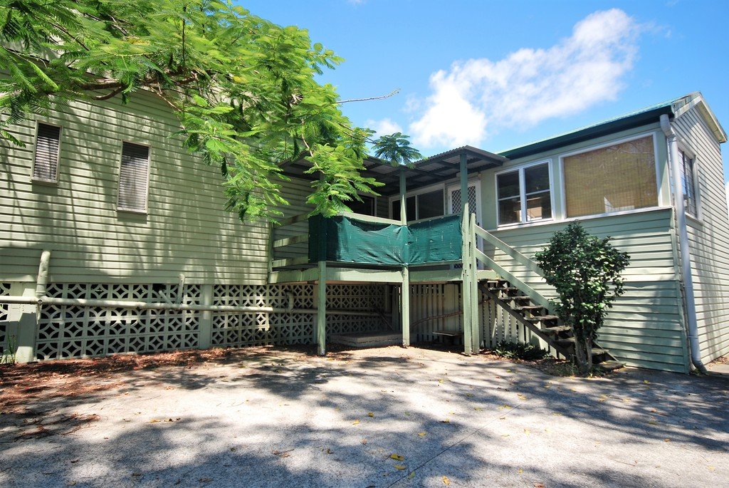 2/45 Tallebudgera BURLEIGH HEADS 2