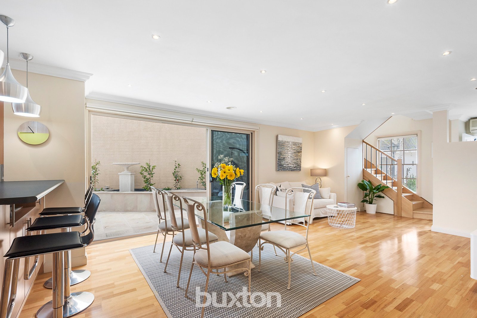 Gallery: 2/459 Beach Road