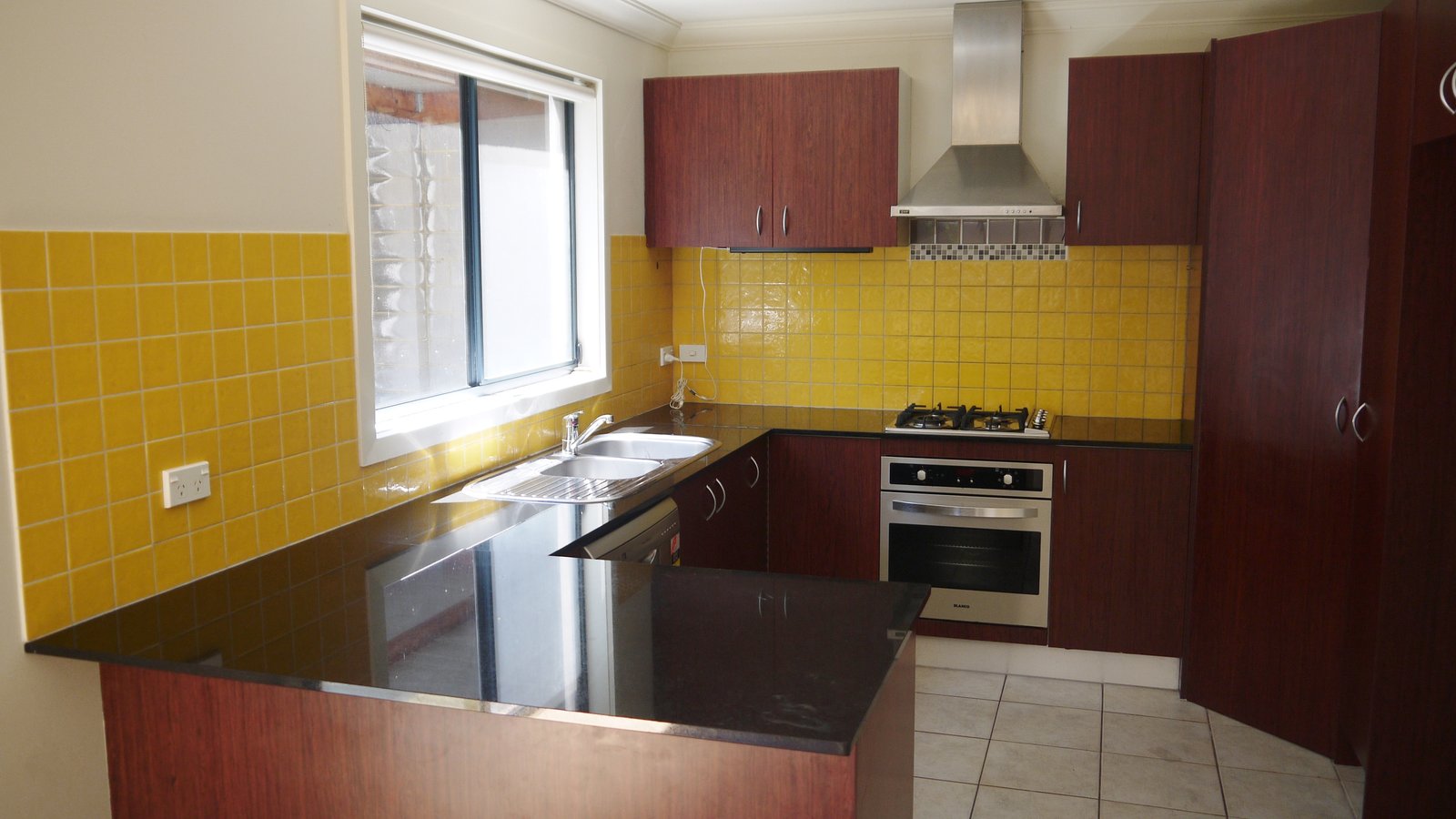 Real Estate and Property in 2/46 Boronia Grove, Doncaster East, VIC