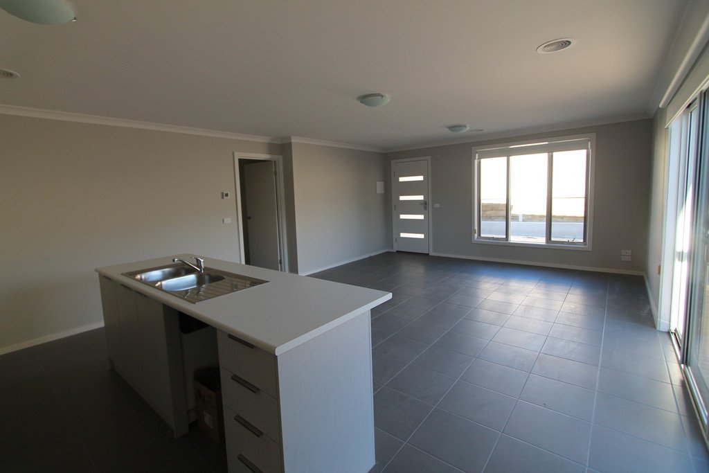 2/46 Bridge Street SEBASTOPOL 8