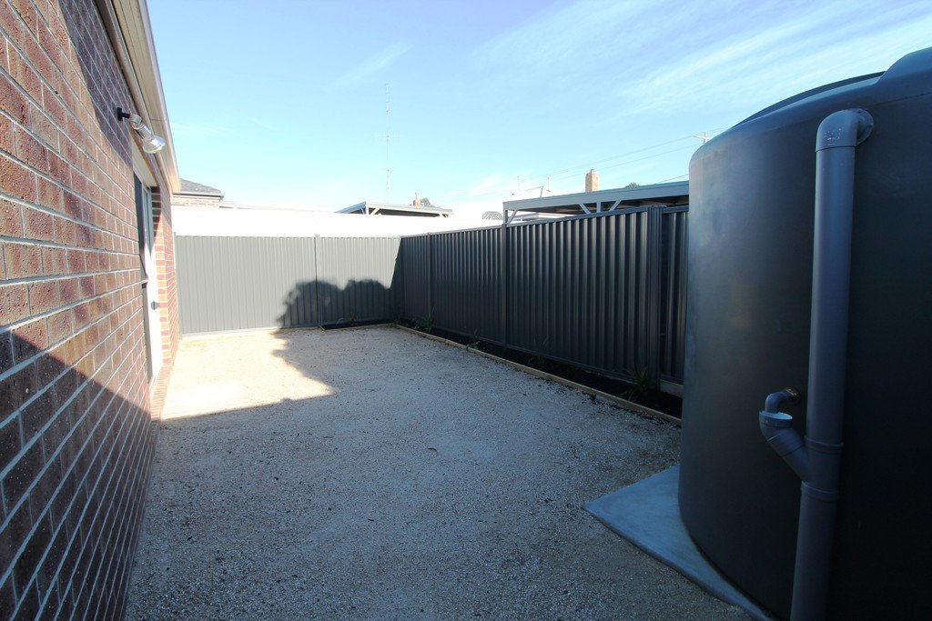 2/46 Bridge Street SEBASTOPOL 17