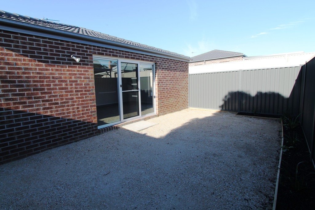 2/46 Bridge Street SEBASTOPOL 18