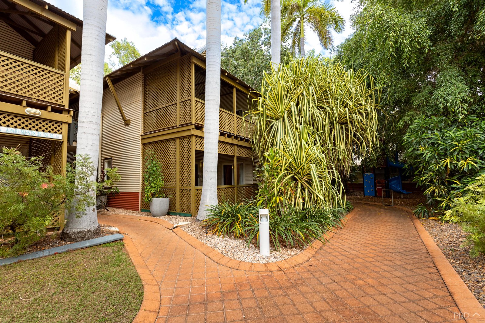 24/6 Challenor Drive CABLE BEACH 2