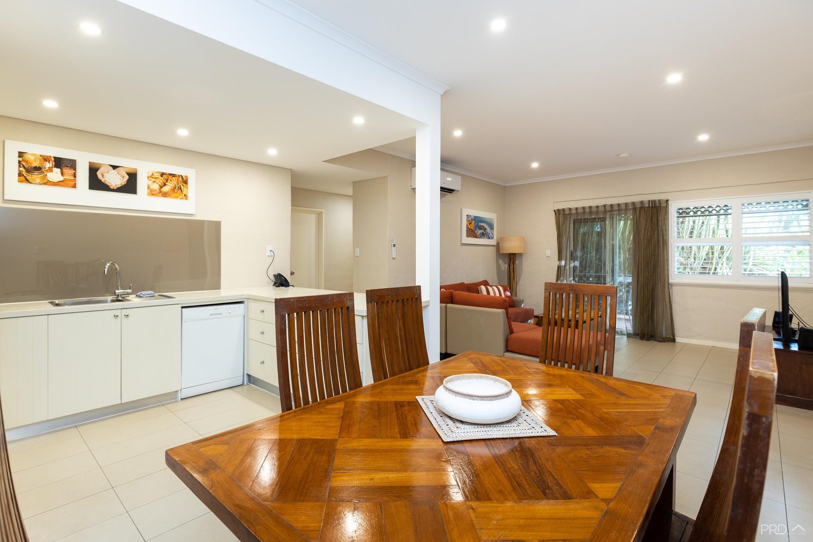 24/6 Challenor Drive CABLE BEACH 3