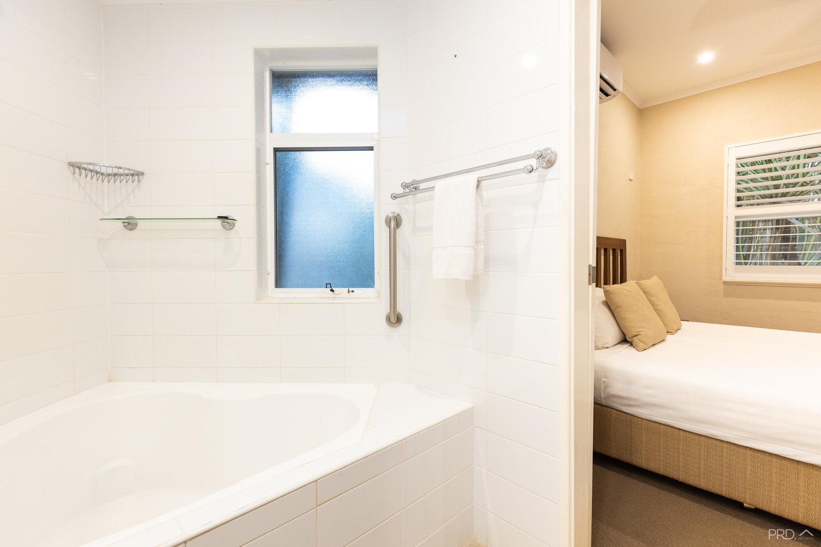 24/6 Challenor Drive CABLE BEACH 12