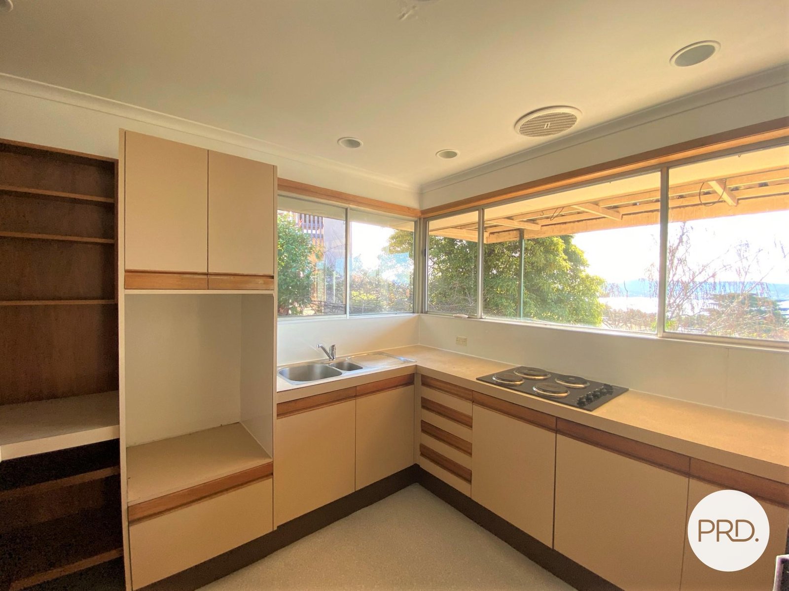 246 Churchill Avenue SANDY BAY 3