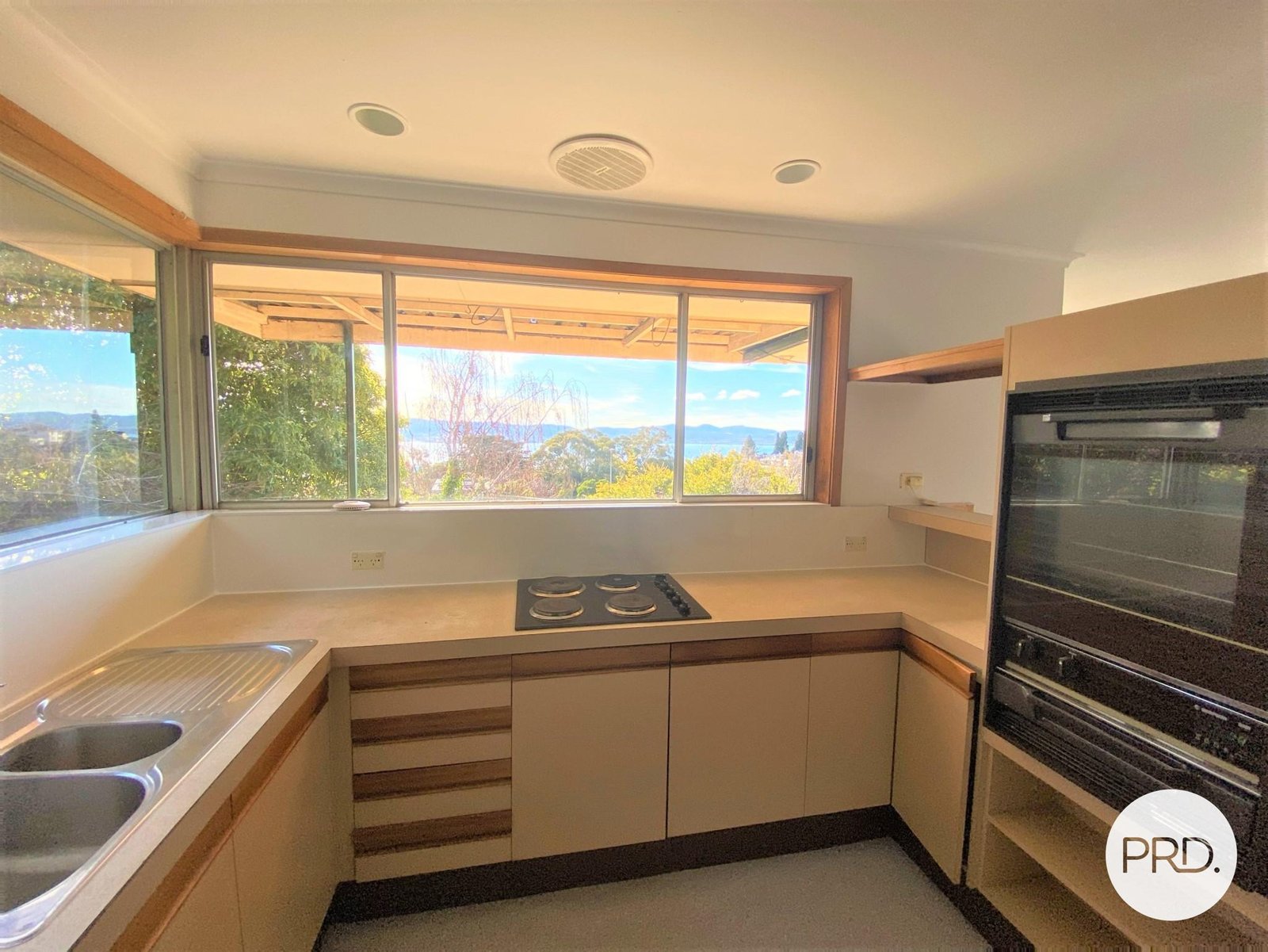 246 Churchill Avenue SANDY BAY 5