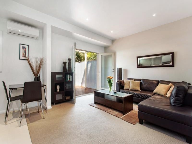Gallery: 2/46 Commercial Road