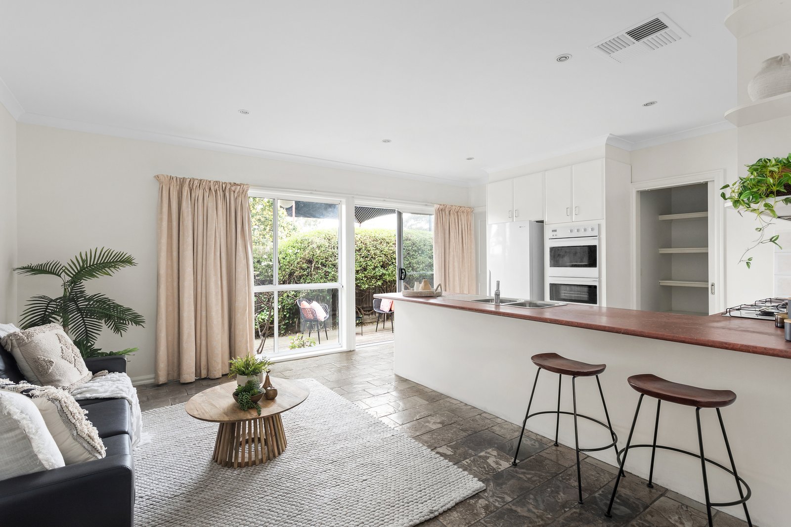 Real Estate and Property in 2/46 Hall Street, Mckinnon, VIC