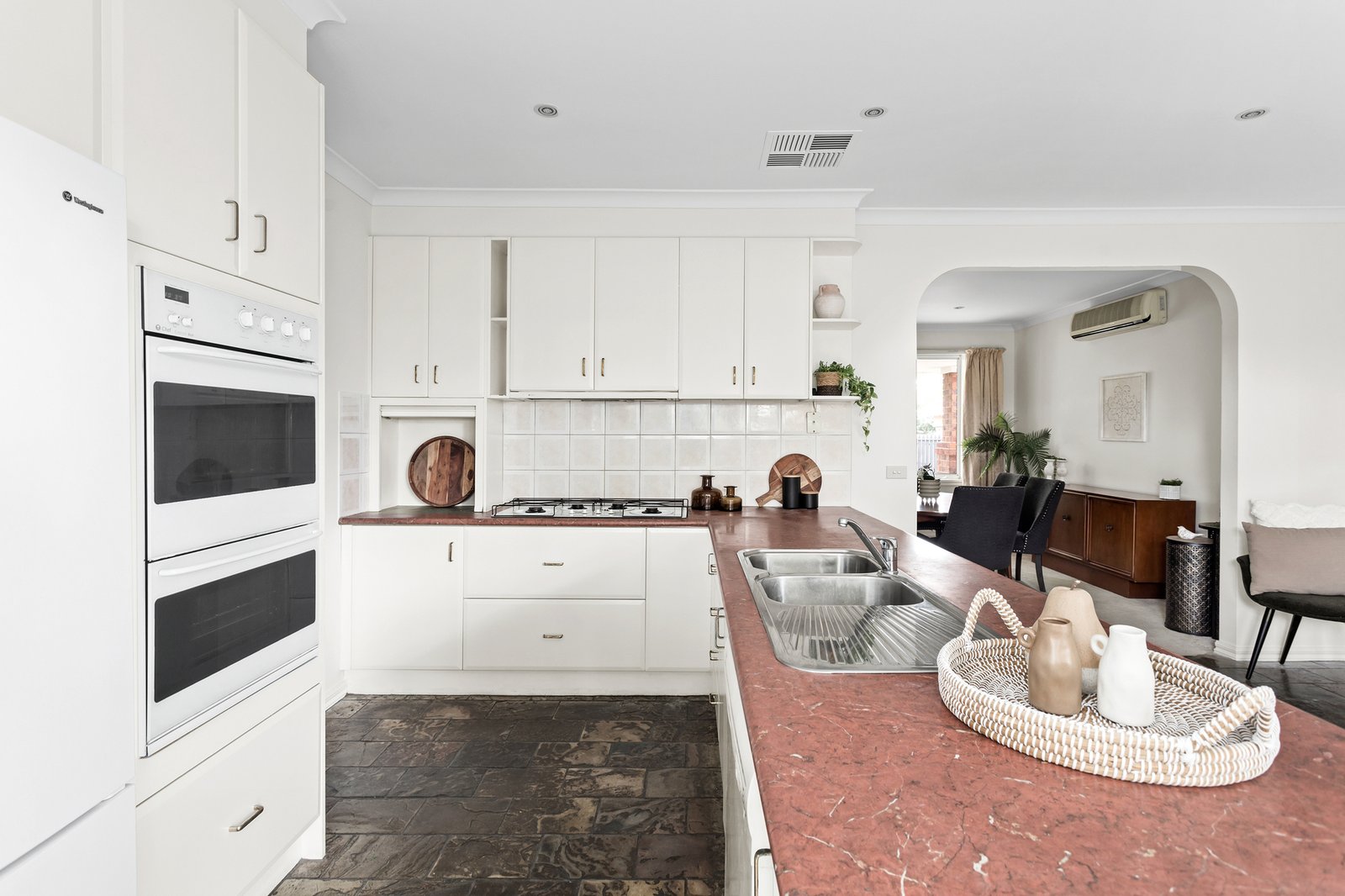 Real Estate and Property in 2/46 Hall Street, Mckinnon, VIC