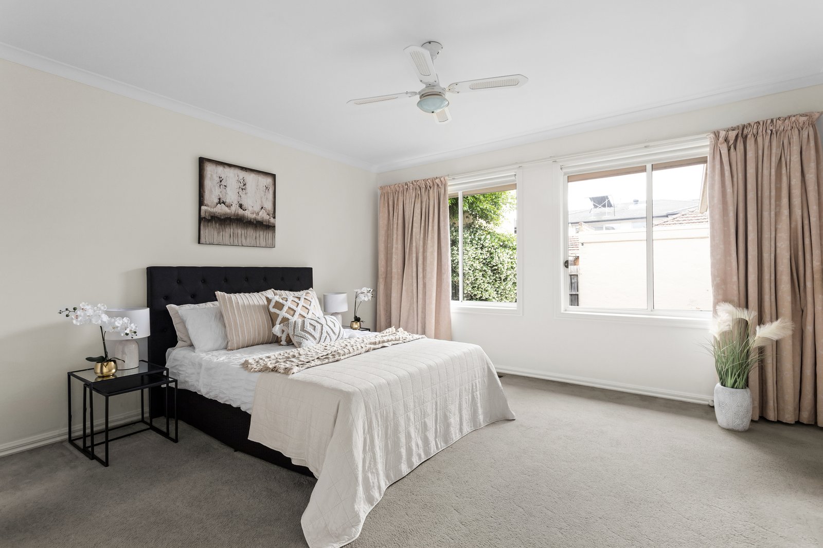 Real Estate and Property in 2/46 Hall Street, Mckinnon, VIC