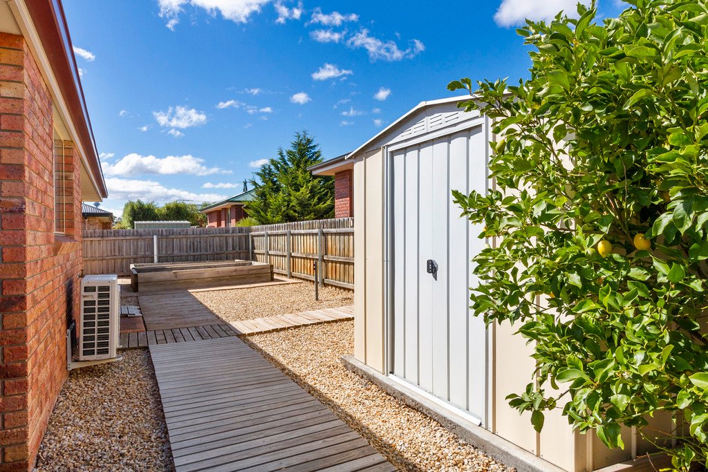 2/46 Racecourse Road BRIGHTON 9