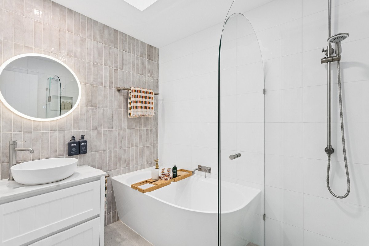 2/46 Twenty Fourth Avenue Palm Beach 6