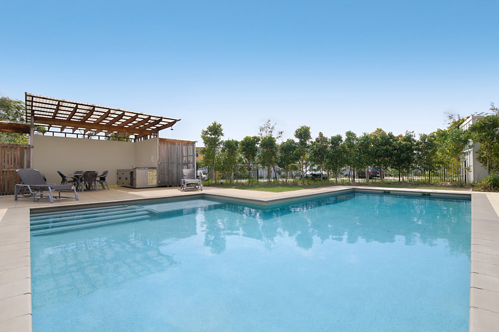 24/603-615 Casuarina Way CASUARINA 1