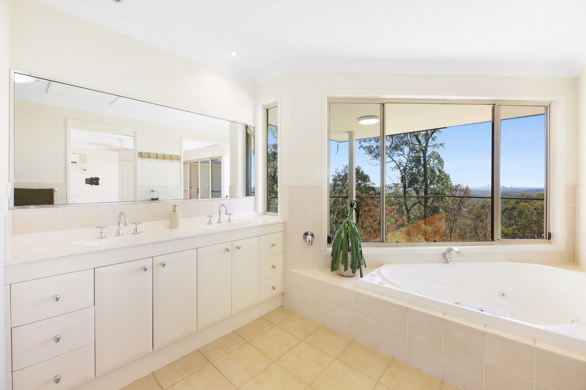 2/463 Trees Road TALLEBUDGERA 19