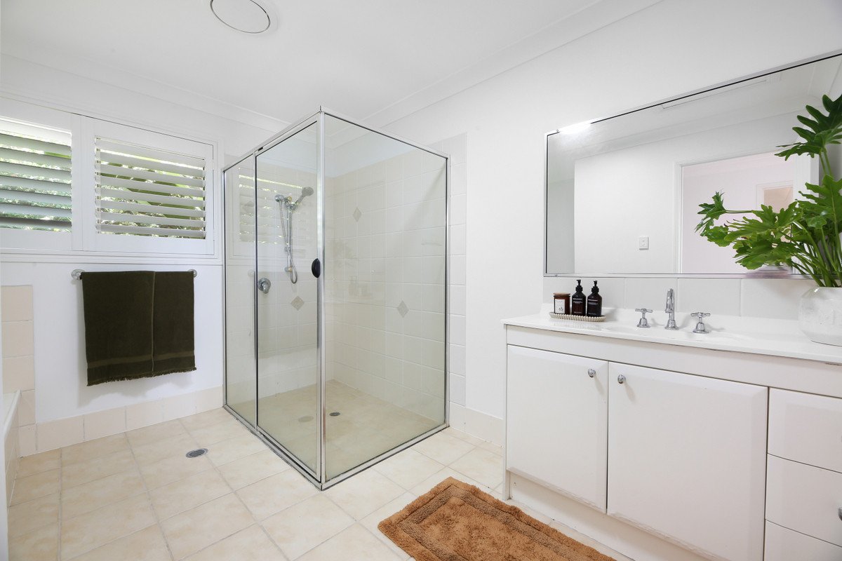 2/463 Trees Road TALLEBUDGERA 23