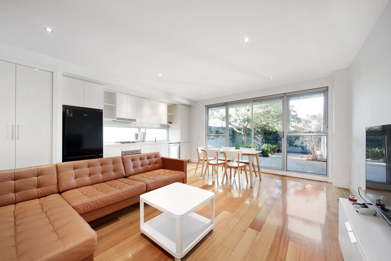 Gallery: 2/464 Hawthorn Road