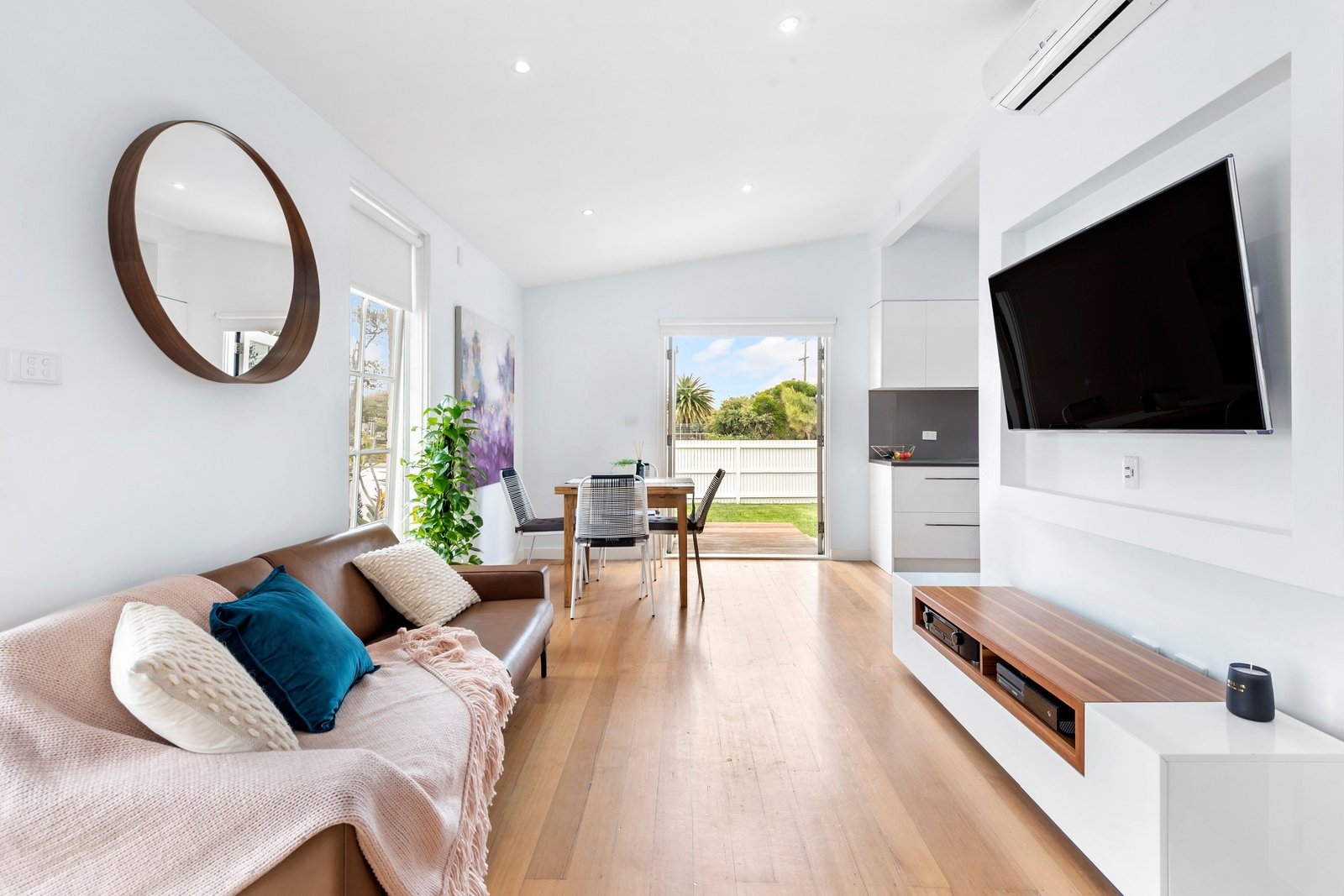 Gallery: 2/464 Station Street