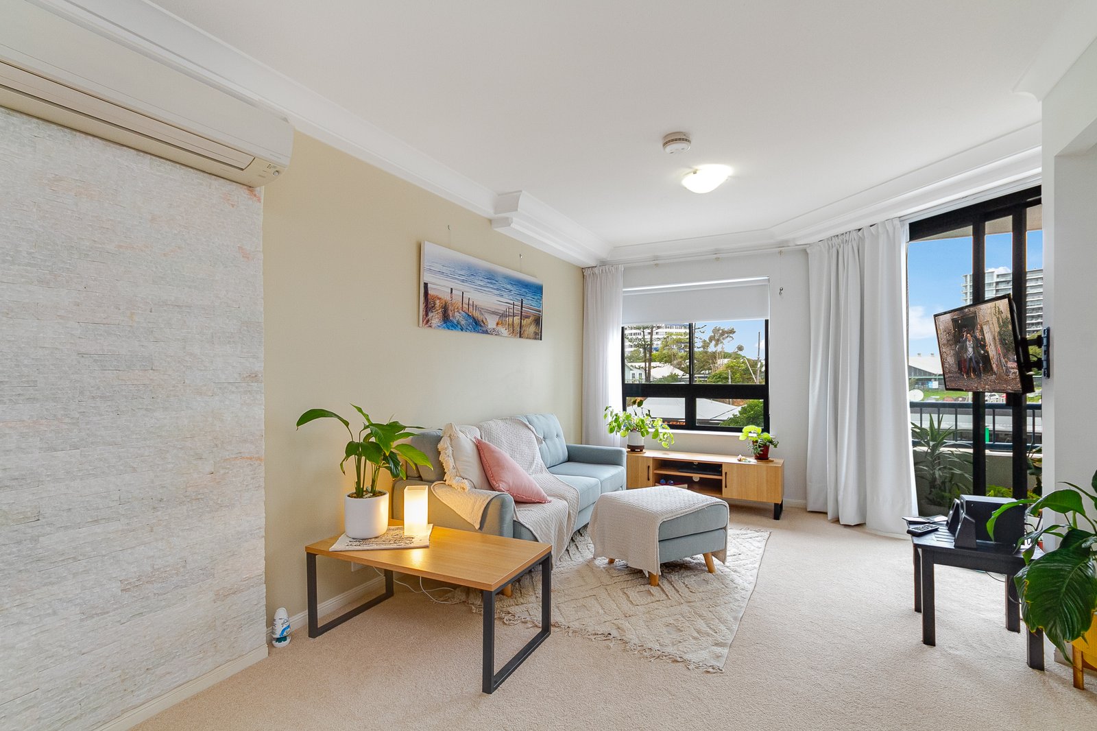 246/99 Griffith Street COOLANGATTA 1