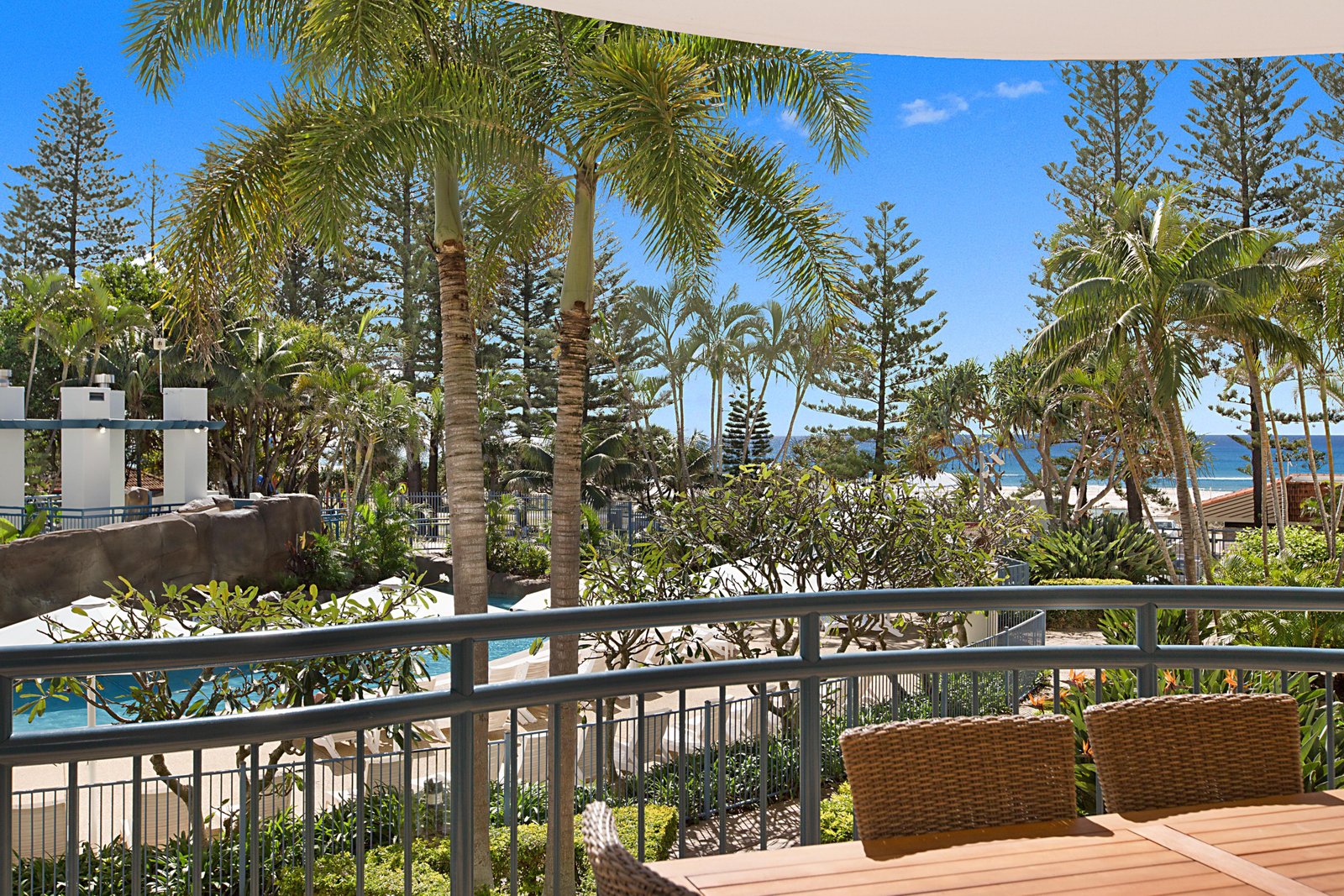 247-249/99 Griffith Street COOLANGATTA 1