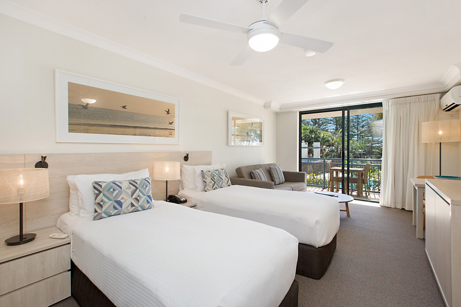 247-249/99 Griffith Street COOLANGATTA 7