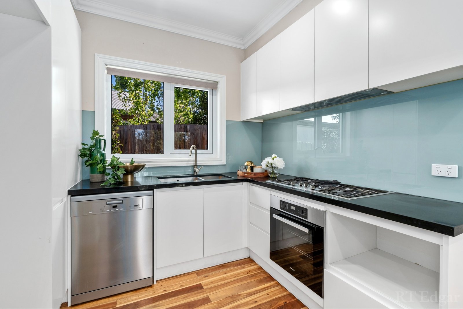 Real Estate and Property in 2/47 Bowen Road, Doncaster East, VIC